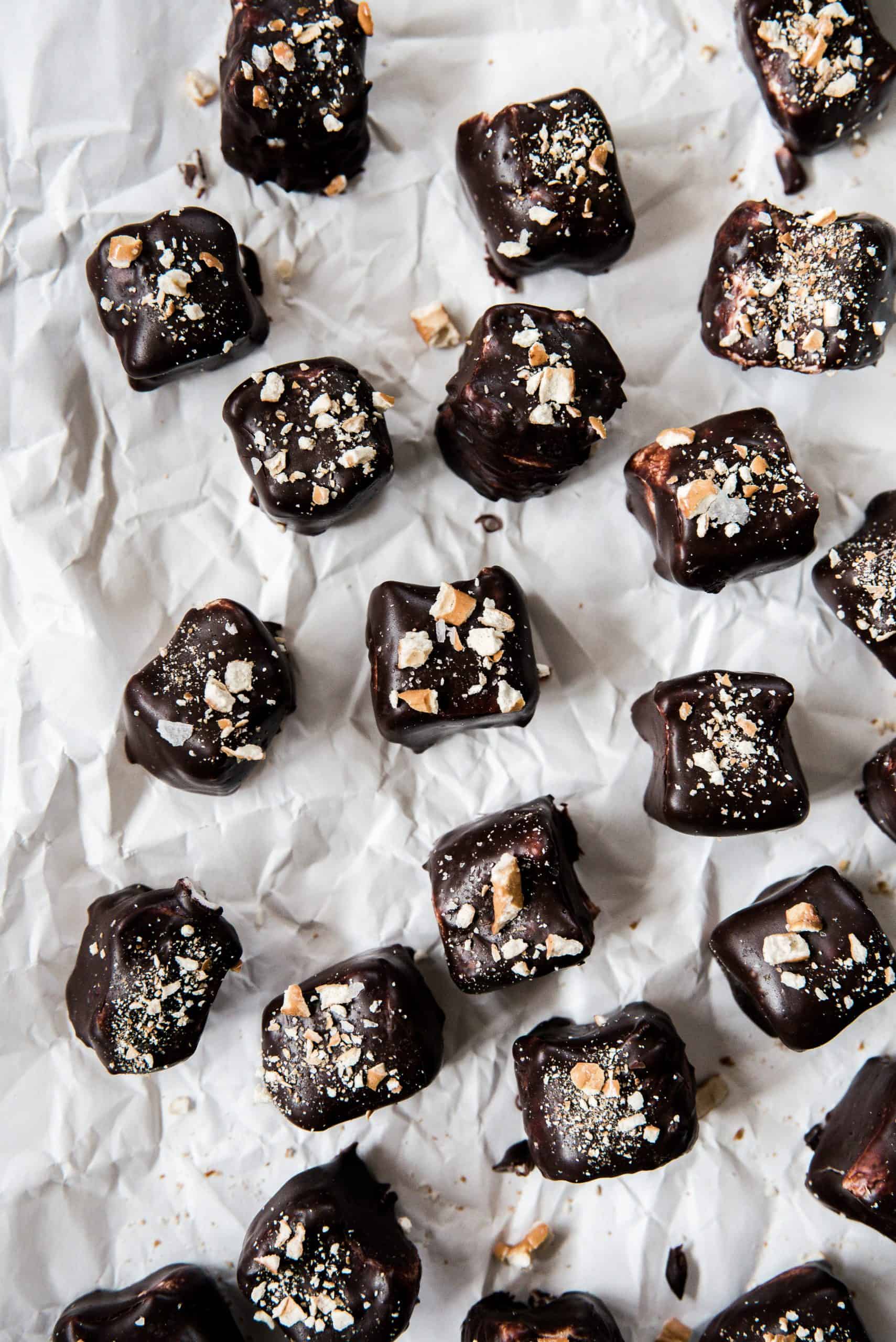 Chocolate Covered Marshmallows (The Easiest Christmas Treats!)