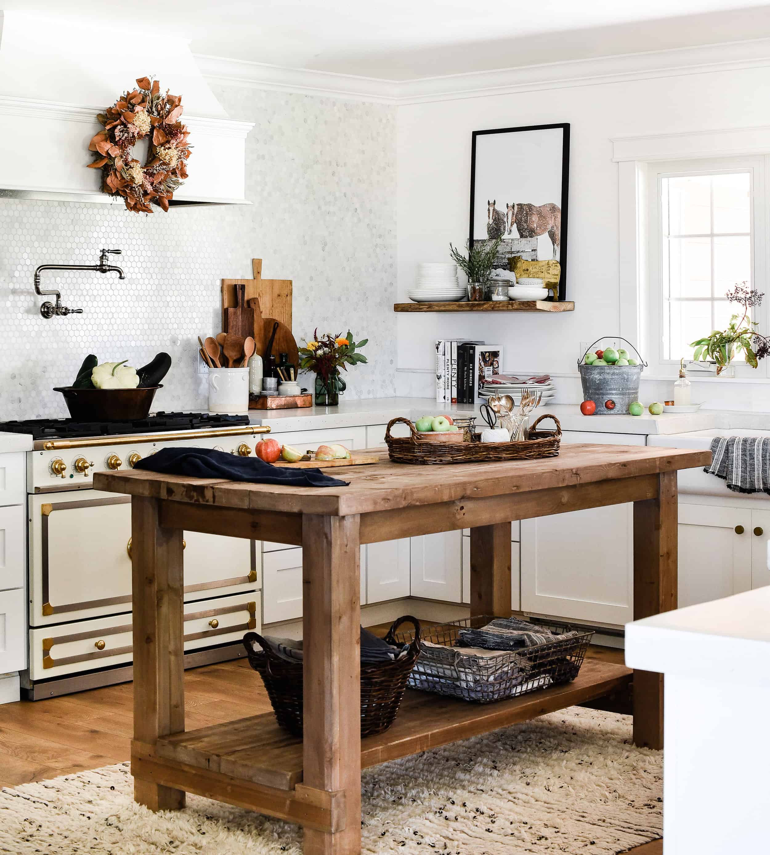 Get inspired to decorate this season with fall decorating ideas from these sixteen beautiful kitchens!