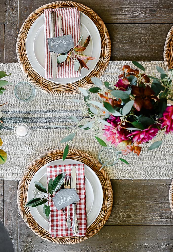 This year we’ve teamed up with some wonderful friends to share all of our fall decorating ideas. We started with our fall kitchens, and now we’re sharing ideas for easy fall centerpieces and table decorations to inspire you as you welcome family and friends into your home this season!
