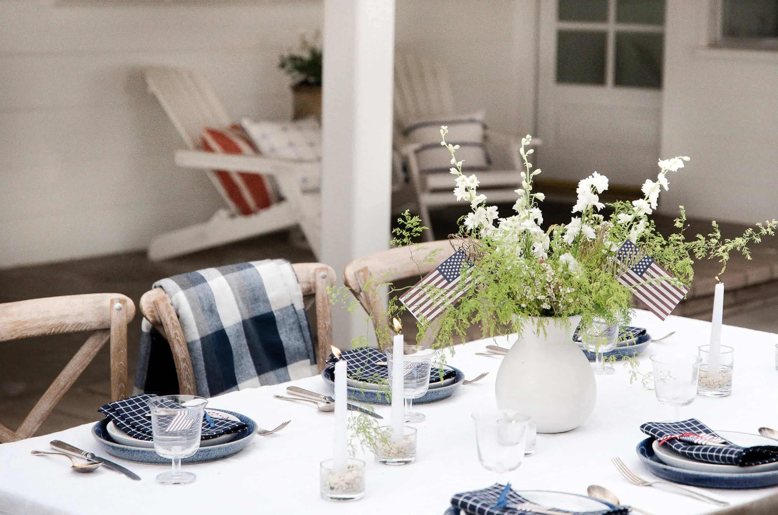 Get inspired for Fourth of July with this easy table decor and centerpiece idea! 