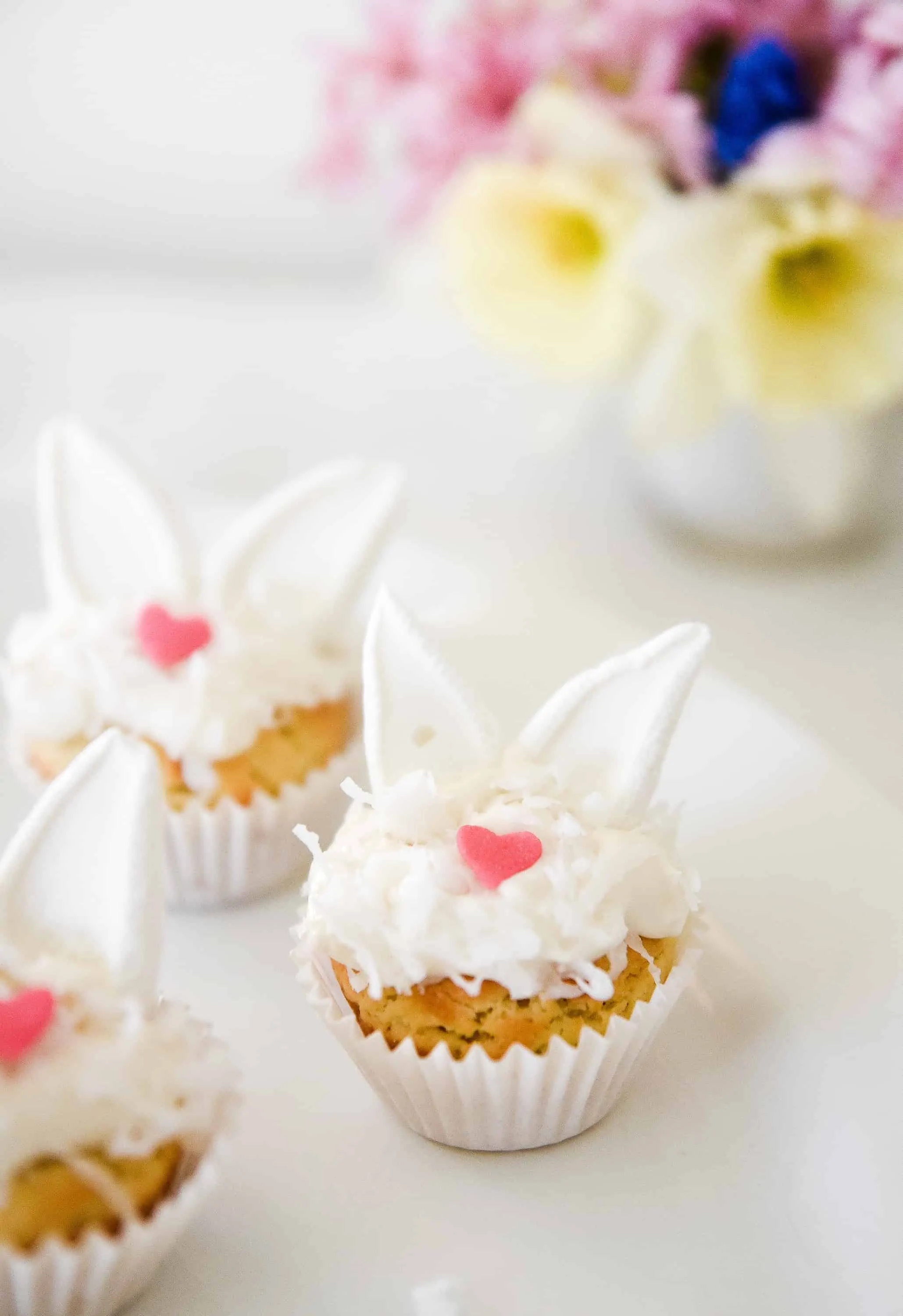 These Easter bunny sugar cookies couldn’t get any sweeter! Take a simple sugar cookie and turn it into the perfect Easter dessert by adding marshmallow bunny ears!