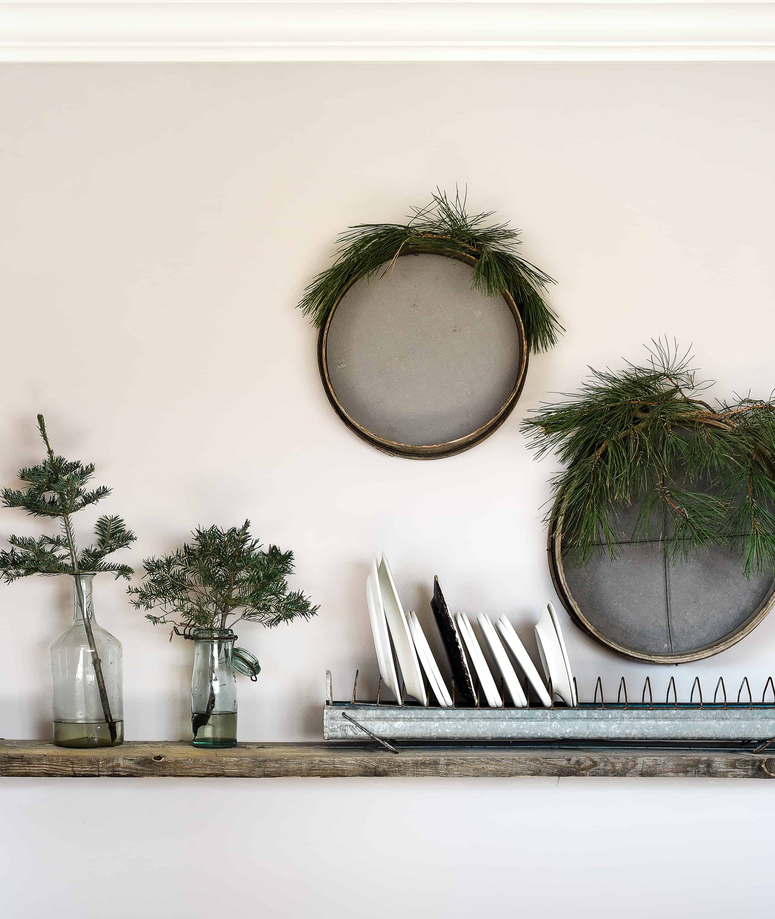 Create your own farmhouse Christmas with simple table ideas for decorating your dining room this holiday season!