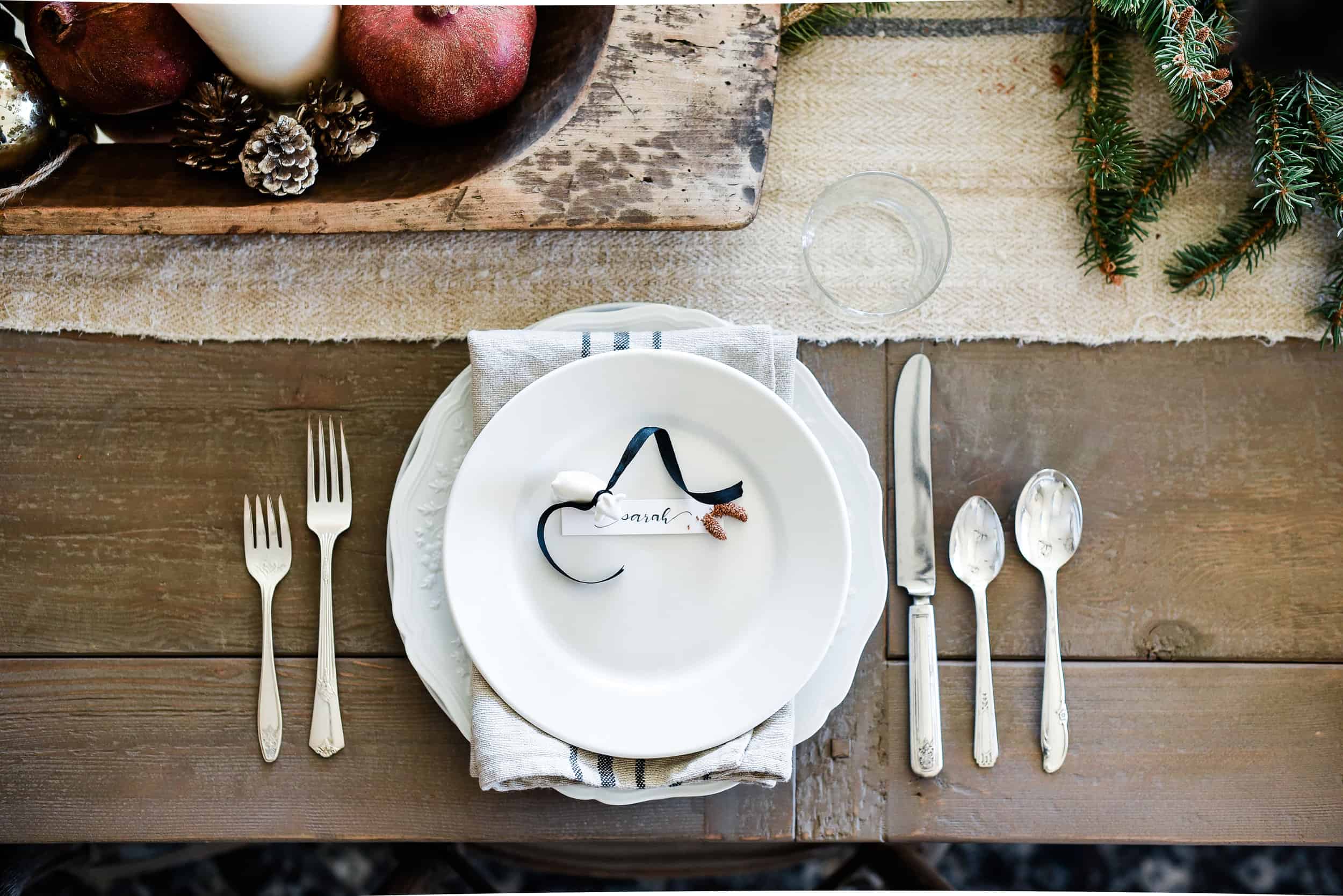 Create your own farmhouse Christmas with simple table ideas for decorating your dining room this holiday season!