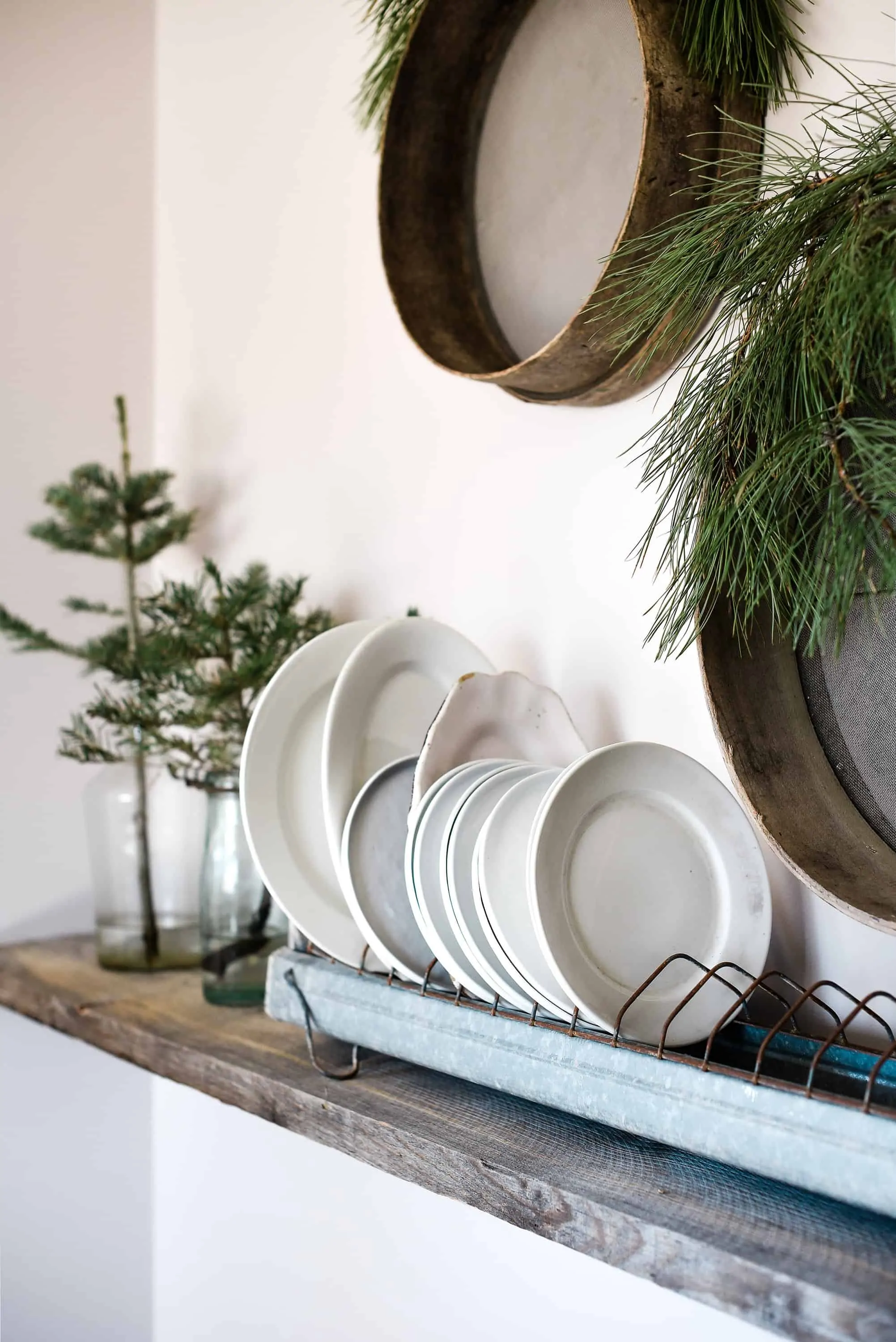 Create your own farmhouse Christmas with simple table ideas for decorating your dining room this holiday season! 