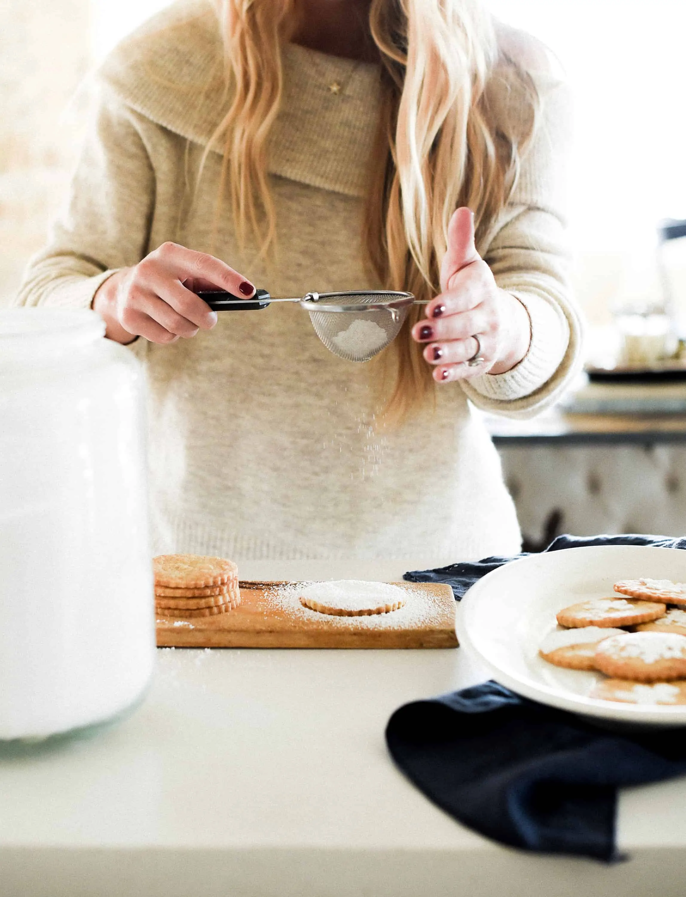 Holiday baking is upon us and that means we find ourselves reaching for our mixer, food processor, and all-purpose flour more often than any other time of year! Over the past few years there are a few baking supplies and accessories that I have leaned on the produce amazing results time and time again.