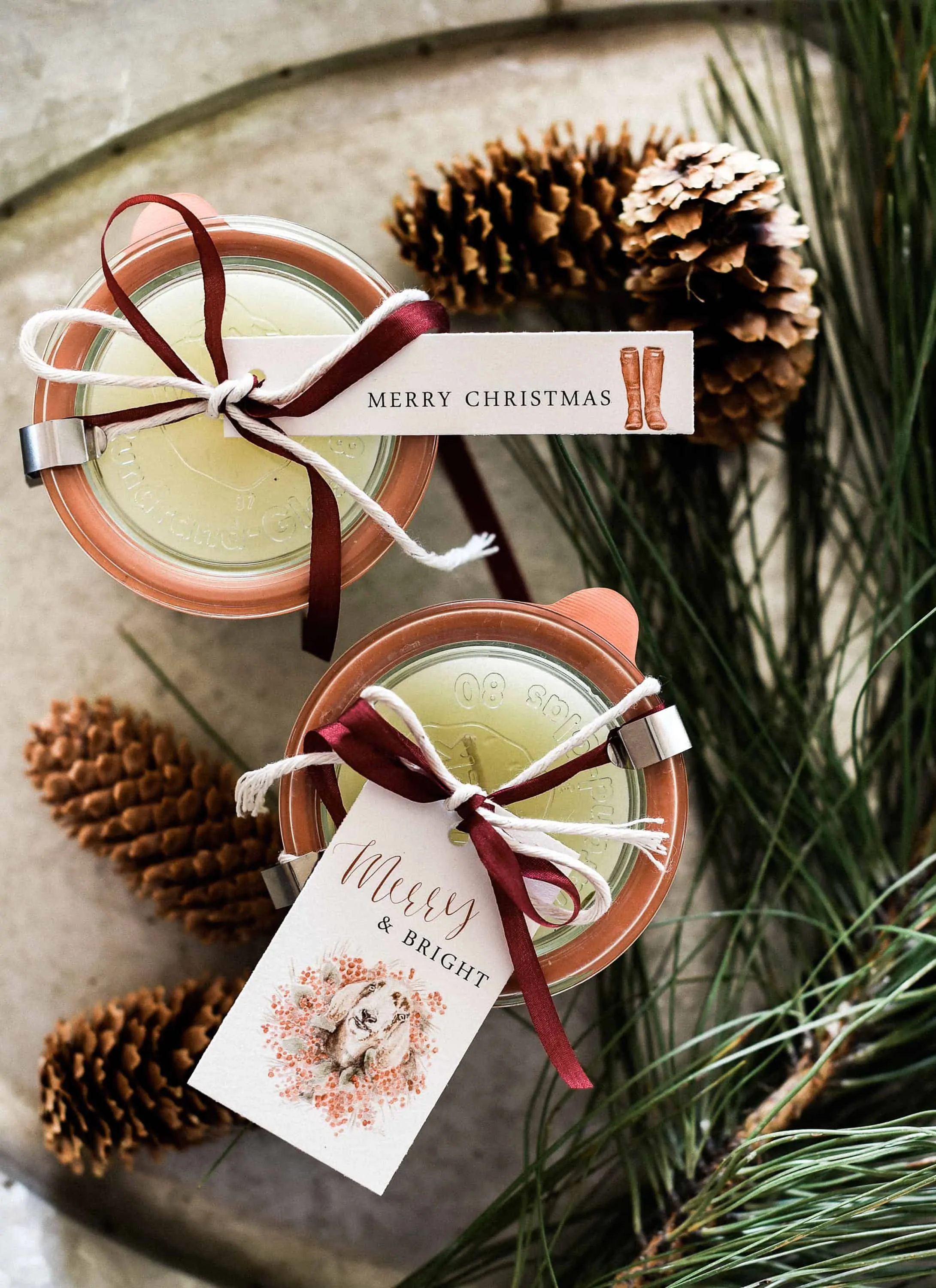 Need a handmade Christmas gift idea? You won’t believe how easy it is to make all-natural homemade candles! 