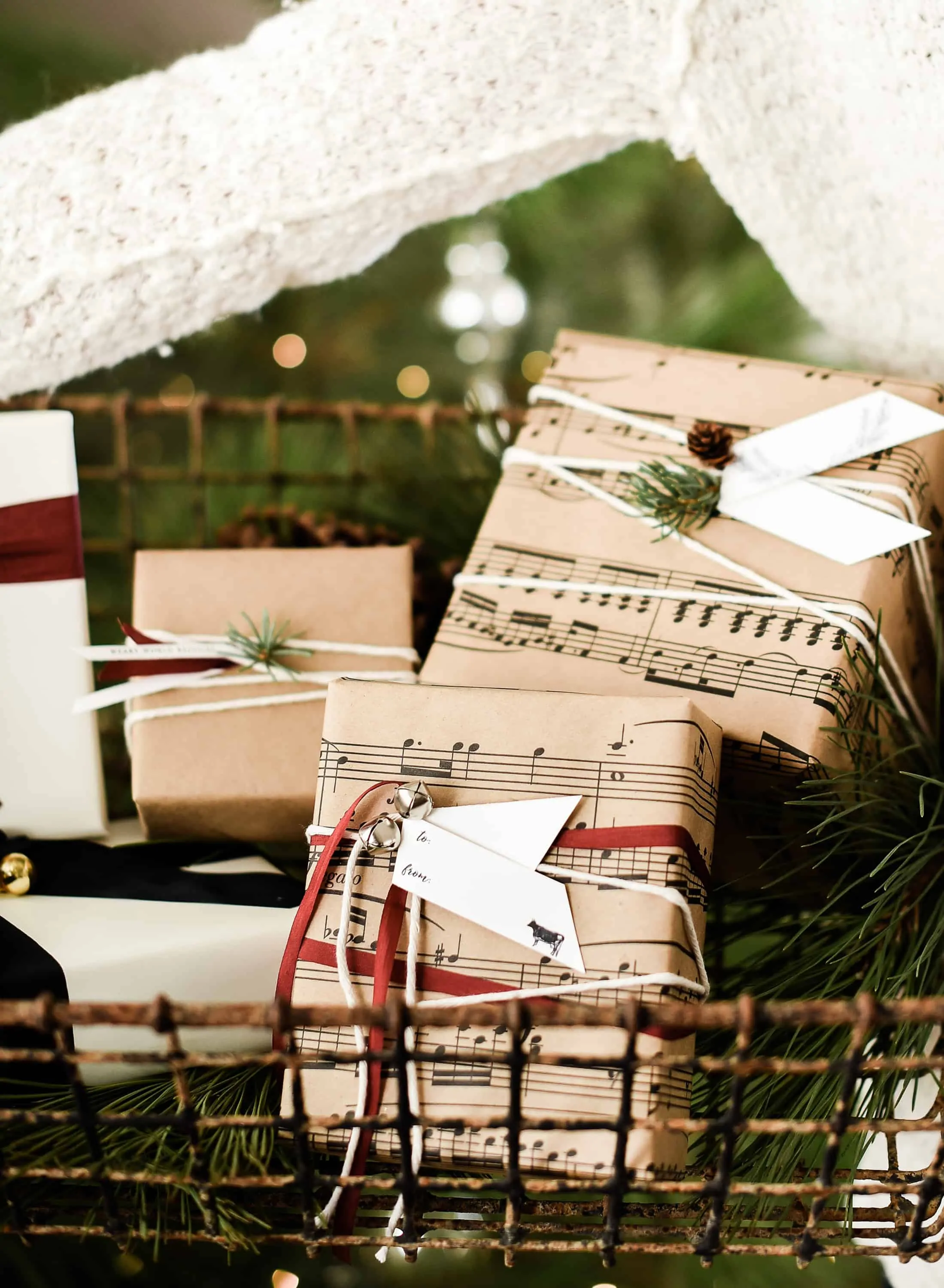 Creative Gift Wrap Ideas and Christmas Printables