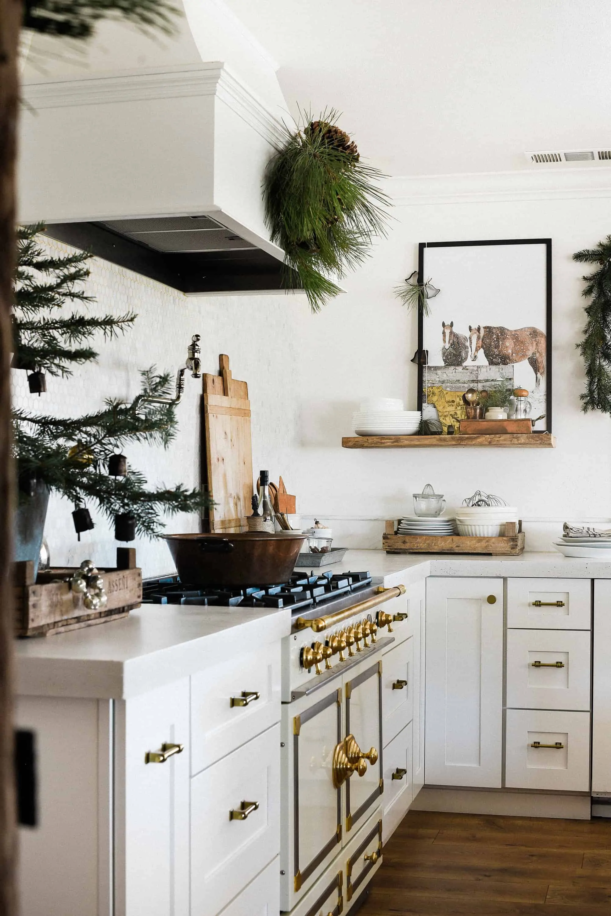 Farmhouse Christmas Kitchen Decor Ideas