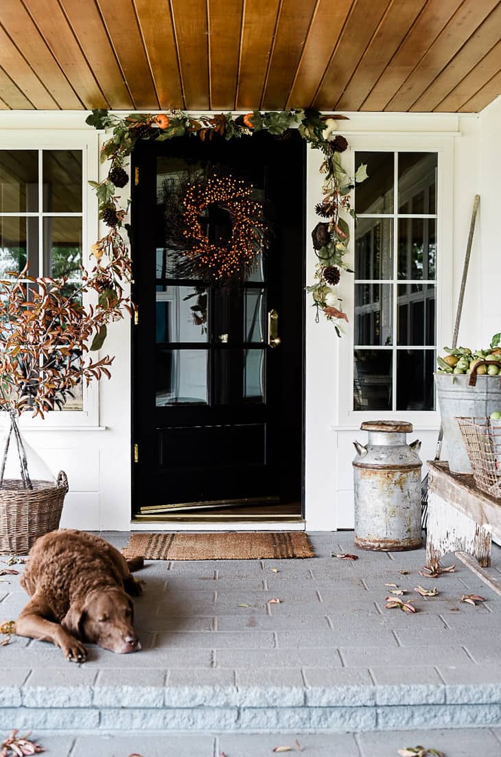20 Simple ideas for decorating your front porch this fall! Everything from pumpkins to mums, you will be inspired!