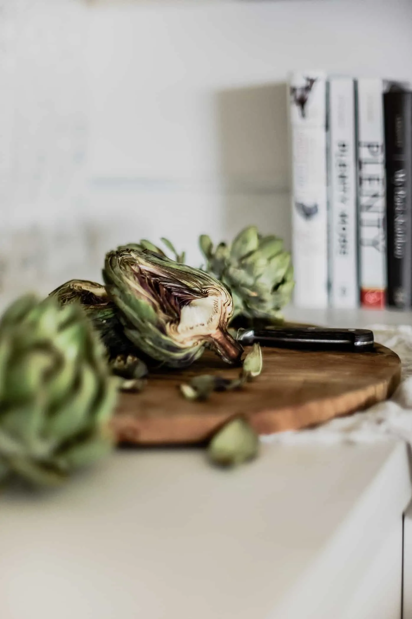 Artichokes are a hearty vegetable that can be grown in any climate, and enjoyed throughout fall! Follow this guide to learn how to grow artichokes in your garden! 