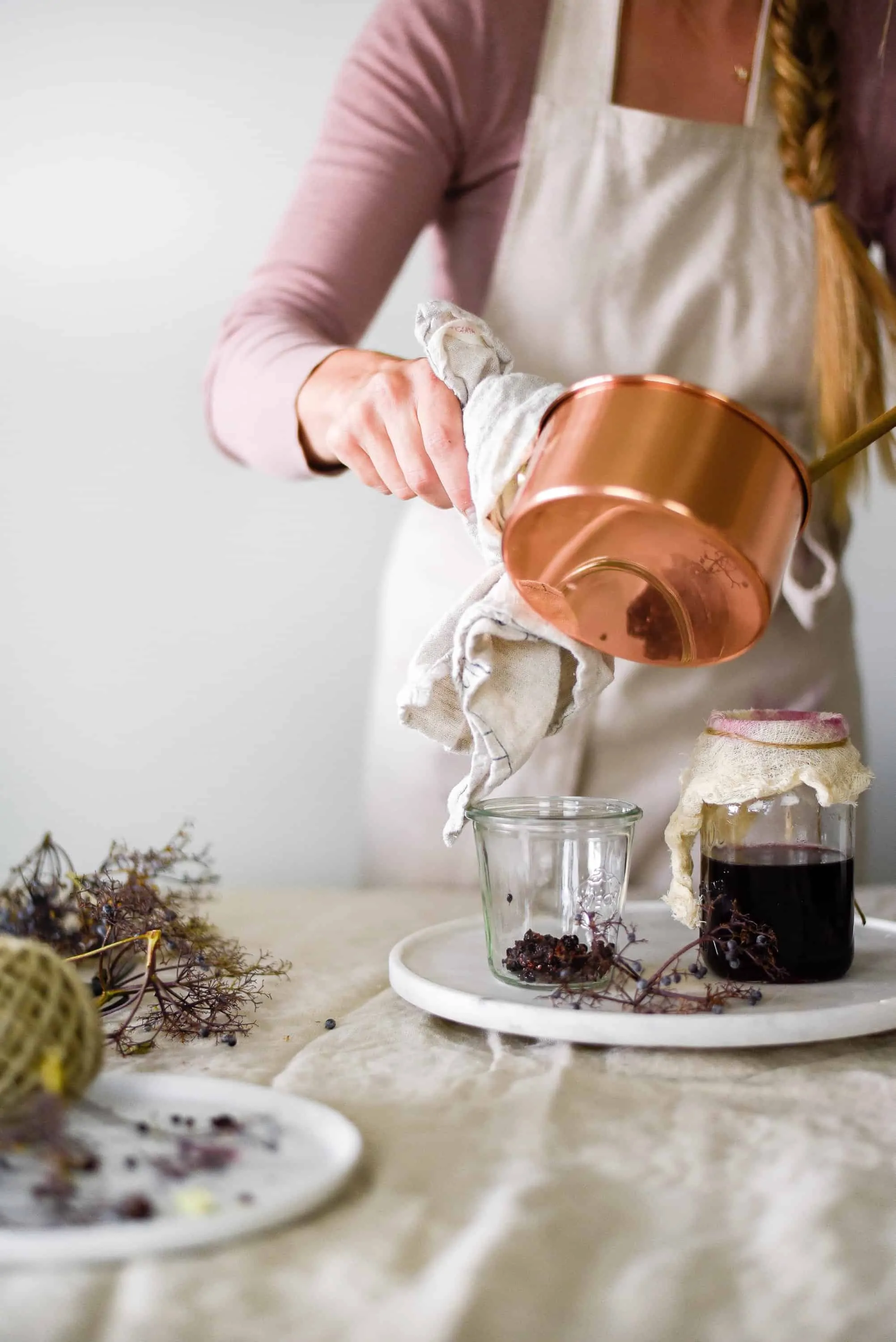 making elderberry syrup