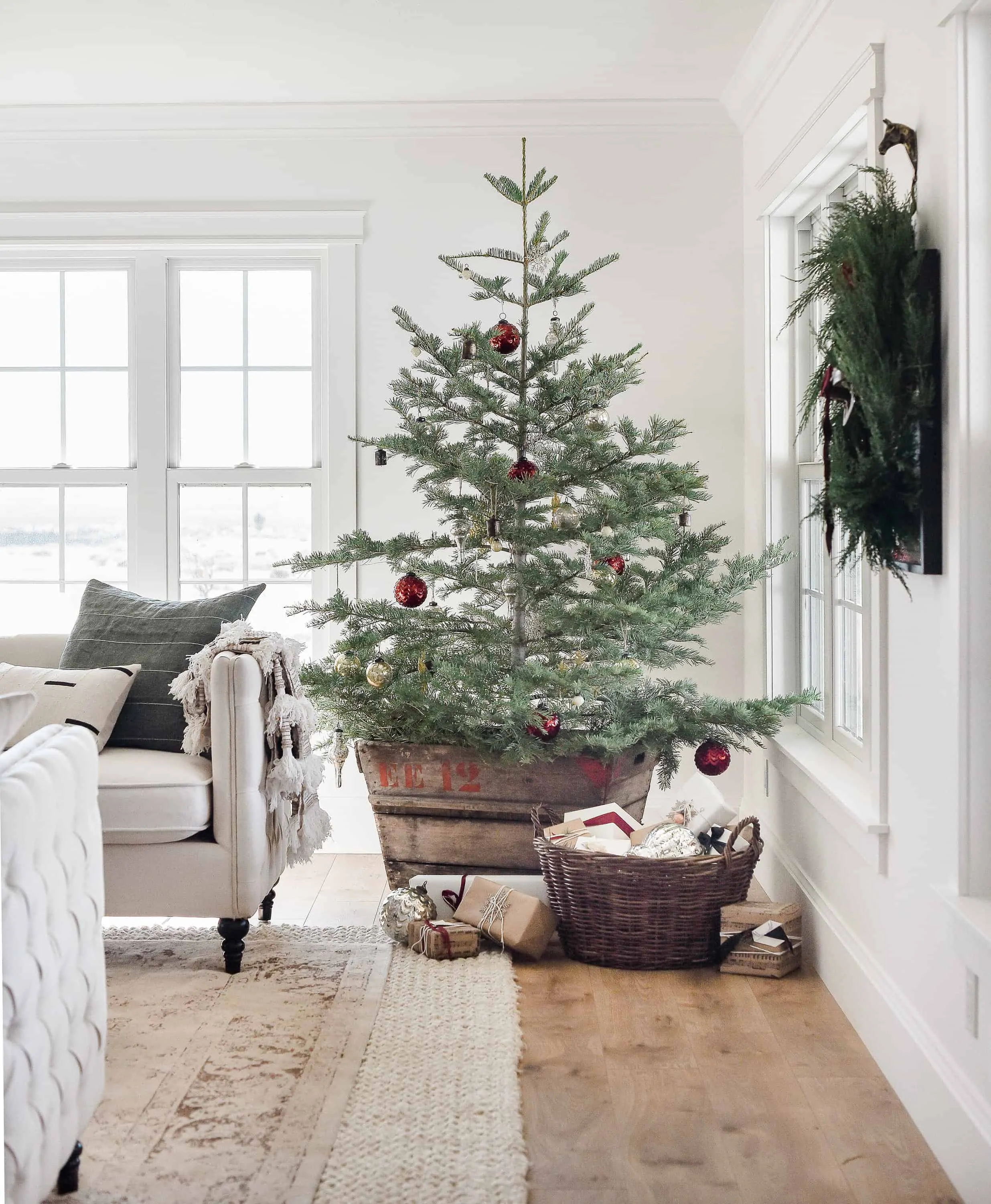 If you’re wondering where to find real Christmas trees near you, or how to pick the best real Christmas tree, you’re in luck! Today we’re sharing everything you need to know about real Christmas trees: from how much they cost to how to care for them!