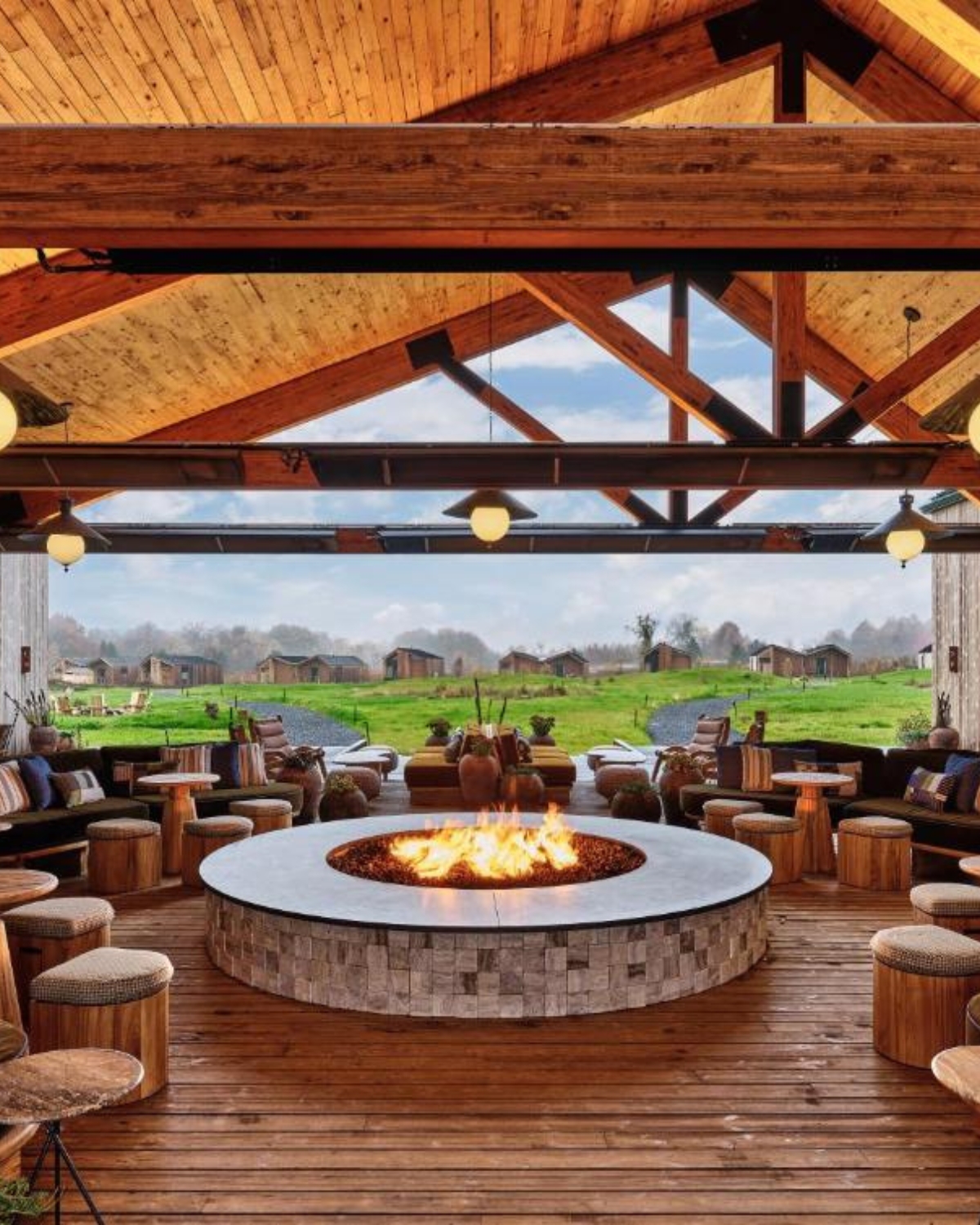 Wildflower Farms, Auberge Resorts Collection in Gardiner, featuring a seasonal outdoor pool, fitness center, garden, restaurant, terrace, room service, and bar.